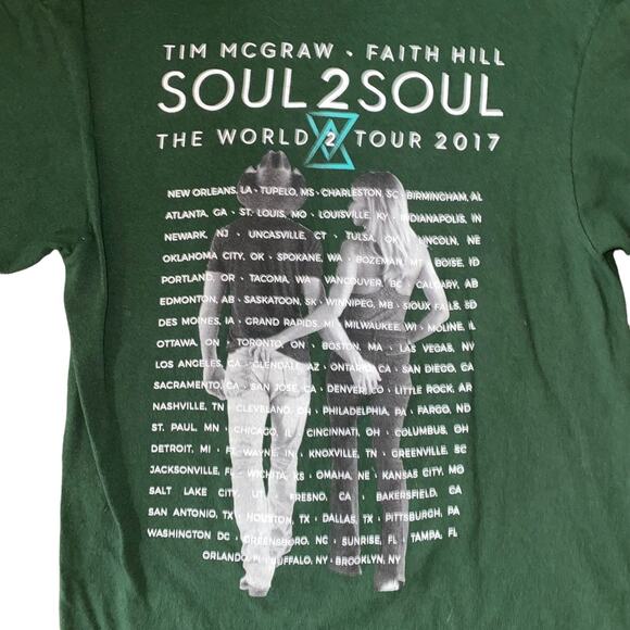 Soul 2 Soul Tim McGraw Faith Hill Tour T-Shirt Medium Crewneck Green Unisex - Picture 3 of 4